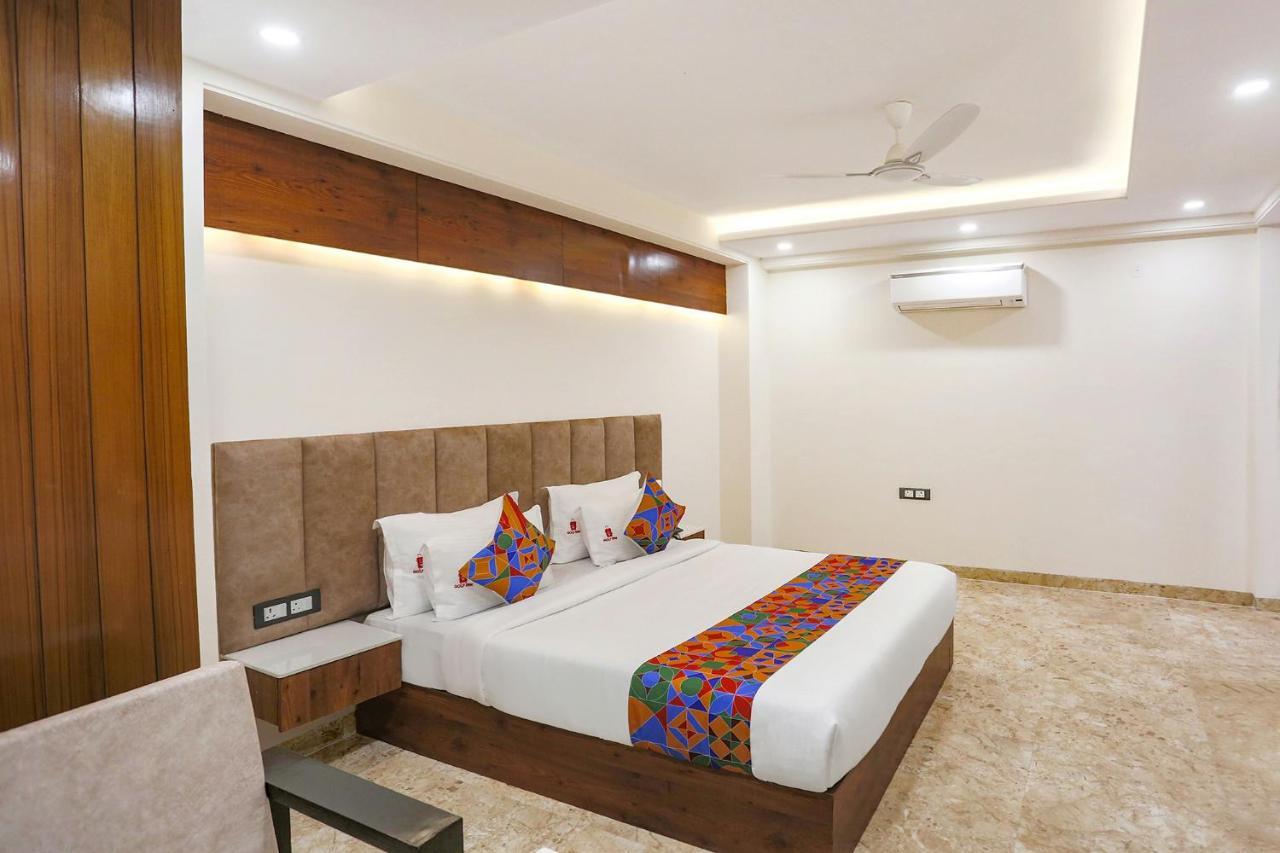 FabHotel Golf inn Gurgaon Exterior foto
