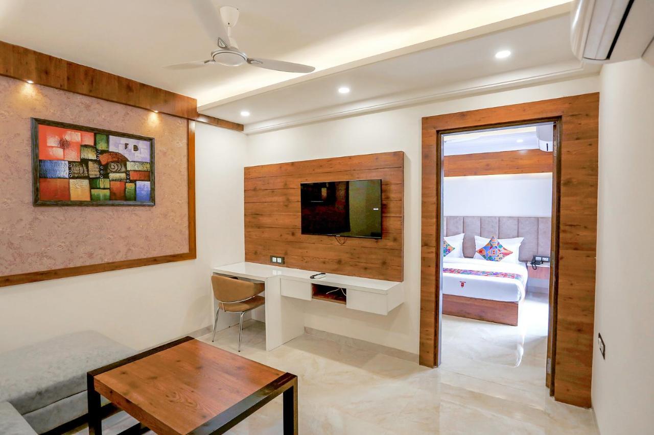 FabHotel Golf inn Gurgaon Exterior foto