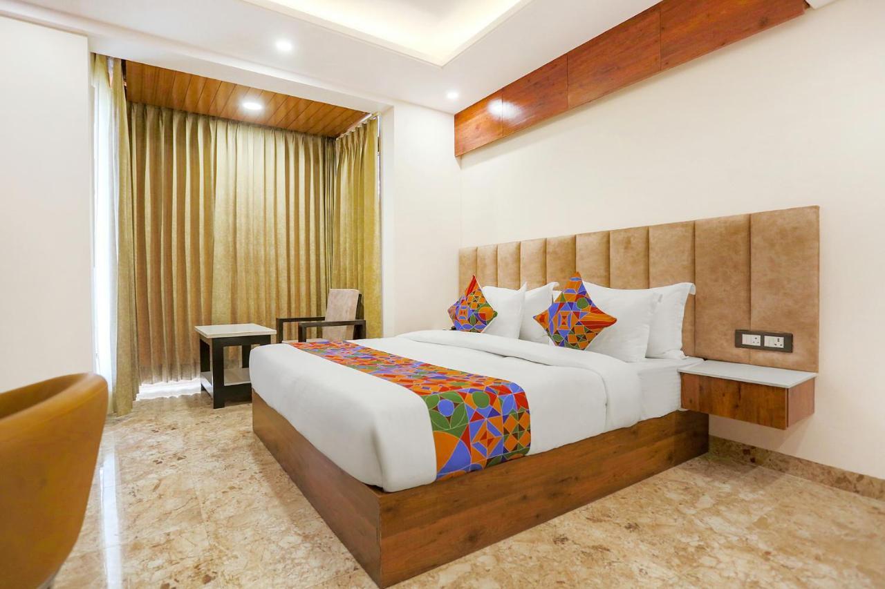 FabHotel Golf inn Gurgaon Exterior foto