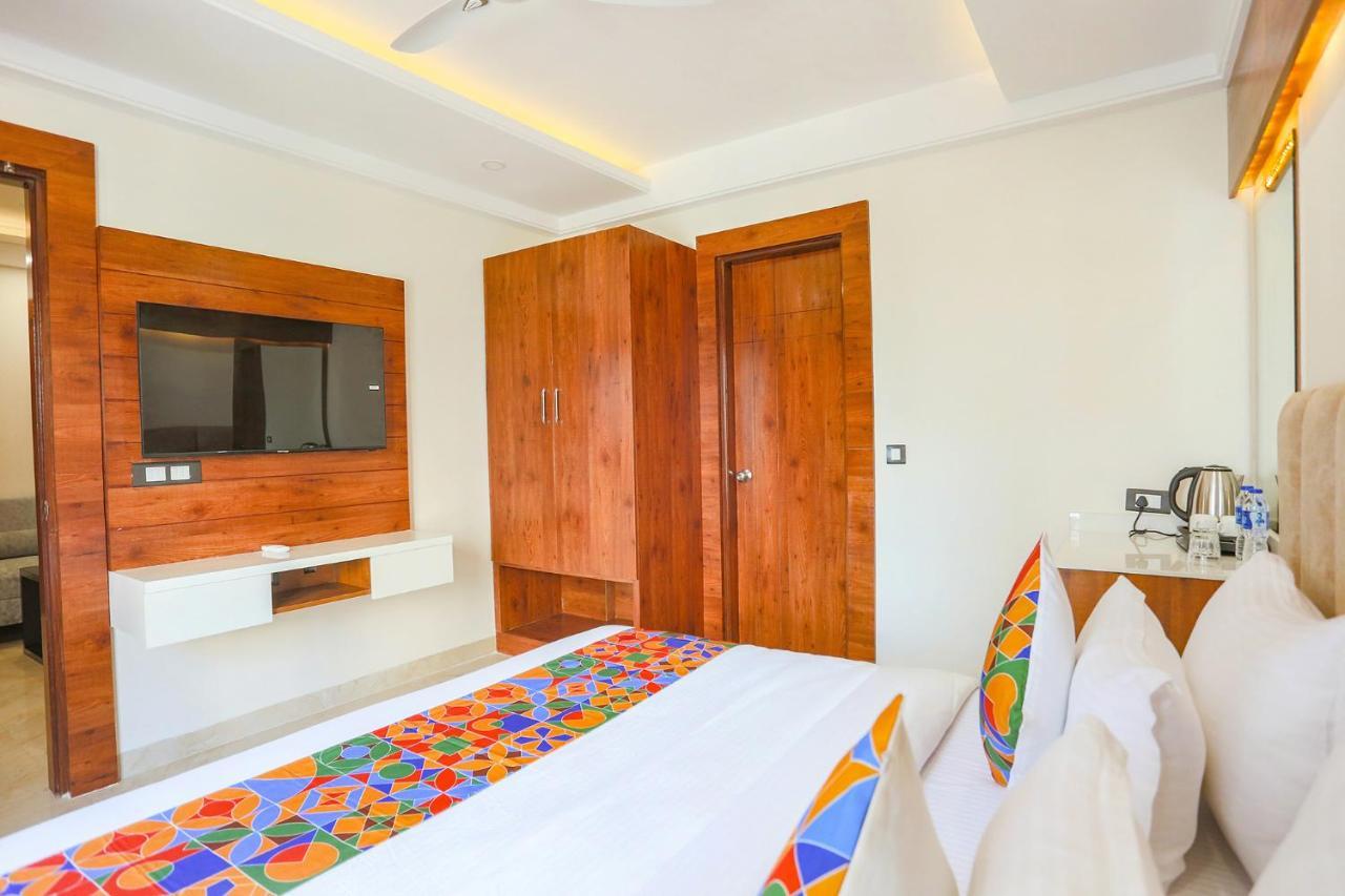 FabHotel Golf inn Gurgaon Exterior foto