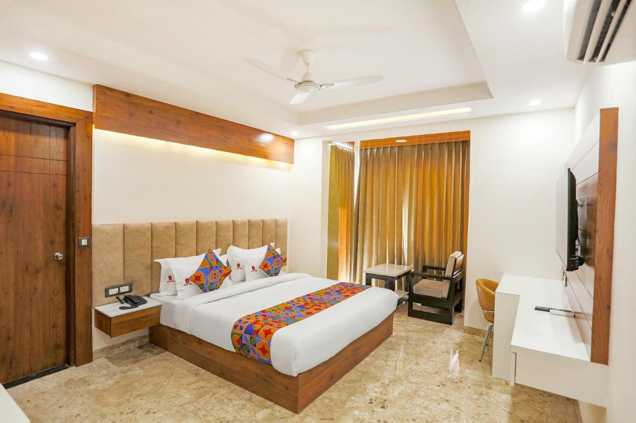 FabHotel Golf inn Gurgaon Exterior foto