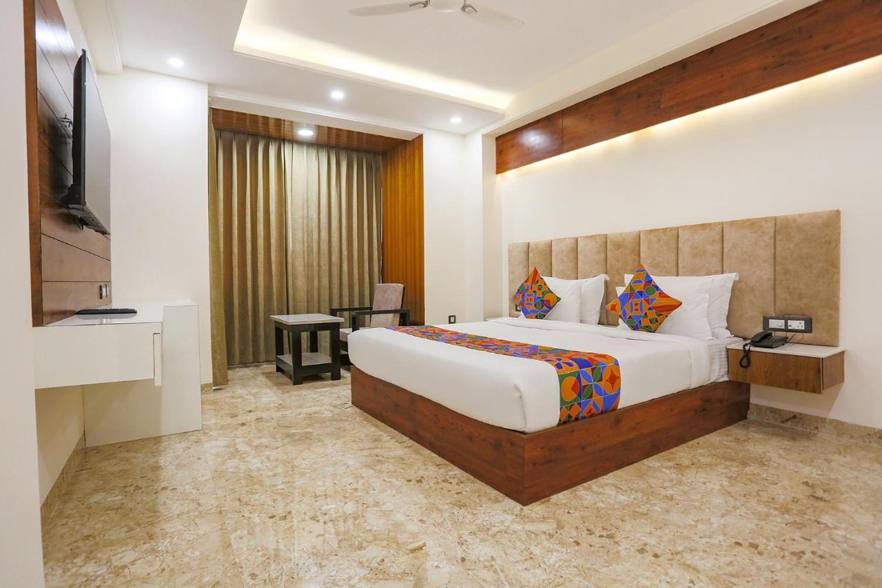 FabHotel Golf inn Gurgaon Exterior foto