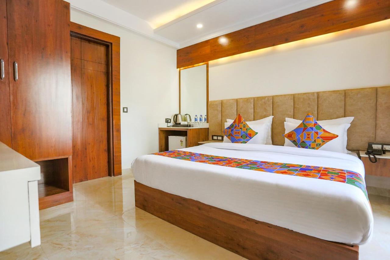 FabHotel Golf inn Gurgaon Exterior foto